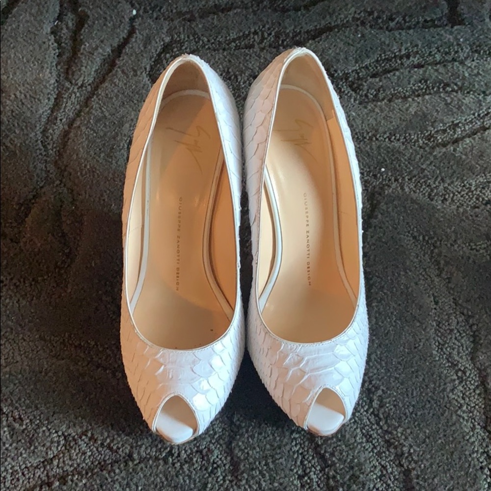 Authentic Giuseppe Zanotti Pump - image 2